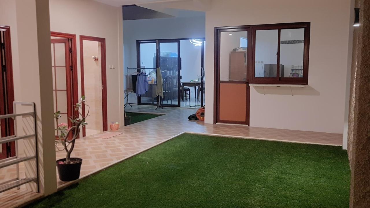 Guest House Omah Ningrat Surabaya Ngoại thất bức ảnh