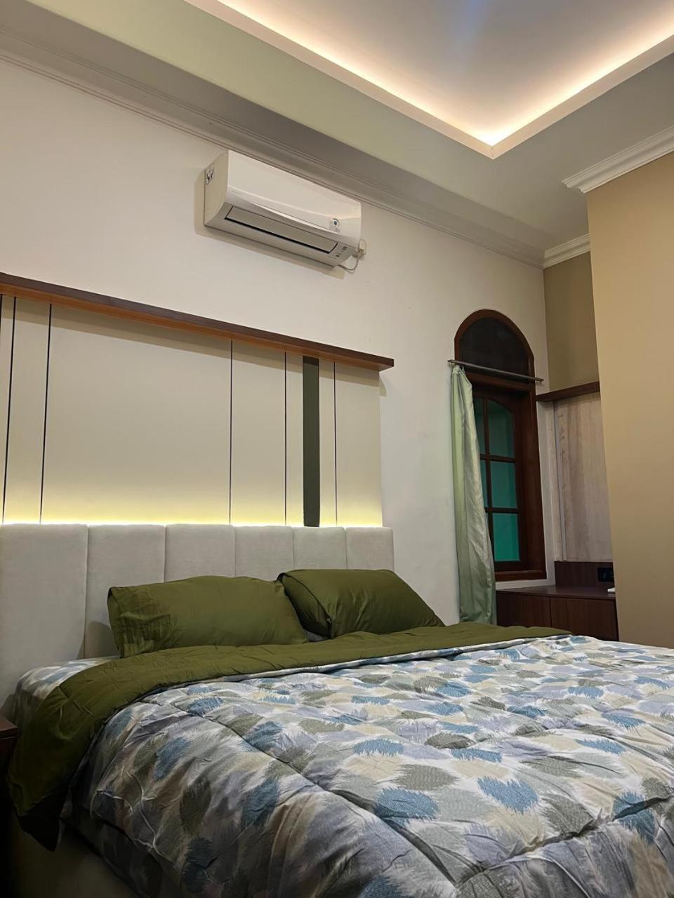 Guest House Omah Ningrat Surabaya Ngoại thất bức ảnh